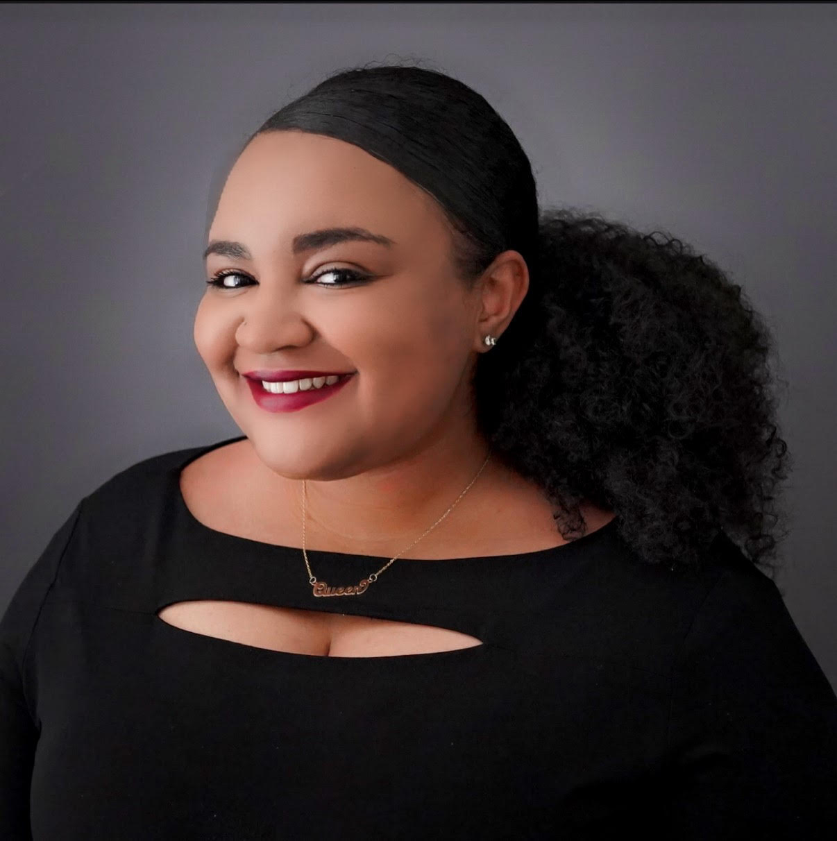 Queen-Ayanna Suillvan headshot.